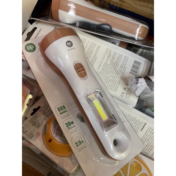 Đèn pin dp siêu sáng. cổng sạc usb