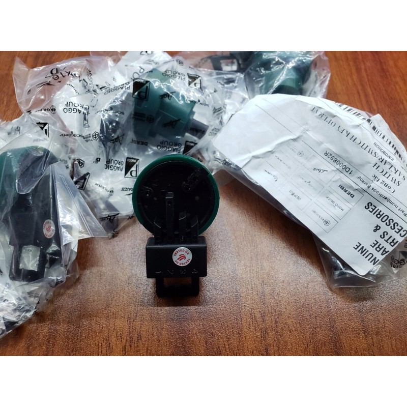 Đế ổ khoá điện xe vespa et8, et4