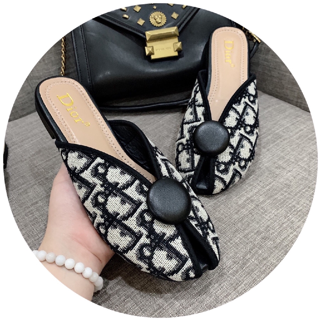 Giày Sục Cánh Hoa Siêu Xinh Phối Khuy Tròn (3 Màu) | BigBuy360 - bigbuy360.vn