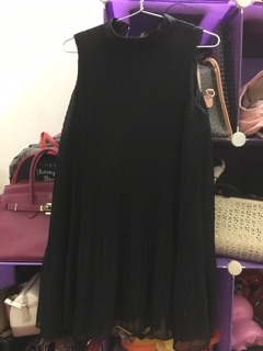 Váy ngắn ngang đùi