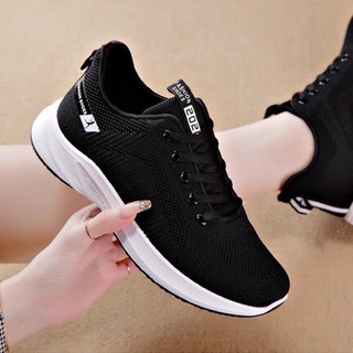 Giày sneaker nữ siêu xinh
