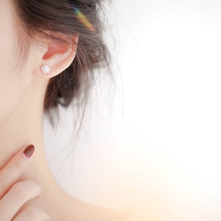 Bông tai kiểu dáng độc đáo