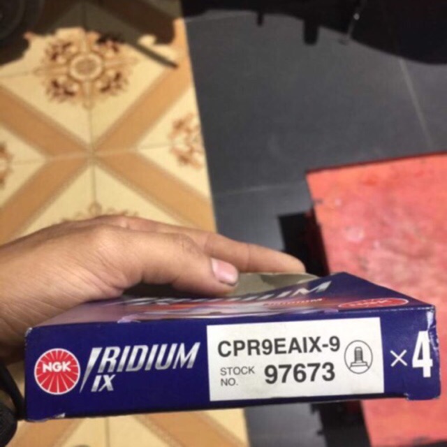 Bugi NGK Iridium CPR9EAIX9 cho Winner và CR8EIX cho Ex