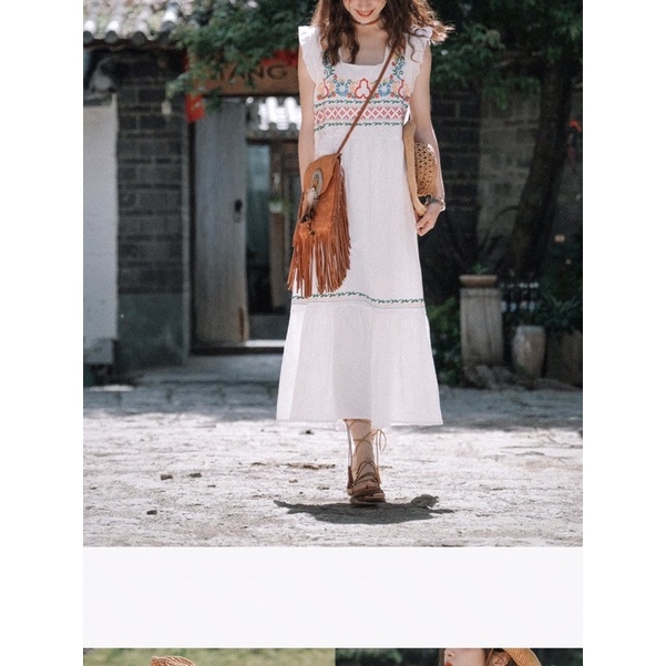 Đầm Thổ Cẩm Vintage Thêu Hoa Mẫu Mới Mã 432 Sẵn Màu Trắng
