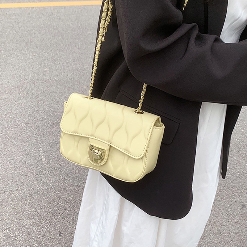 Túi đeo vai Ielgy họa tiết hình thoi thiết kế phối dây chuỗi cá tính dành cho nữ