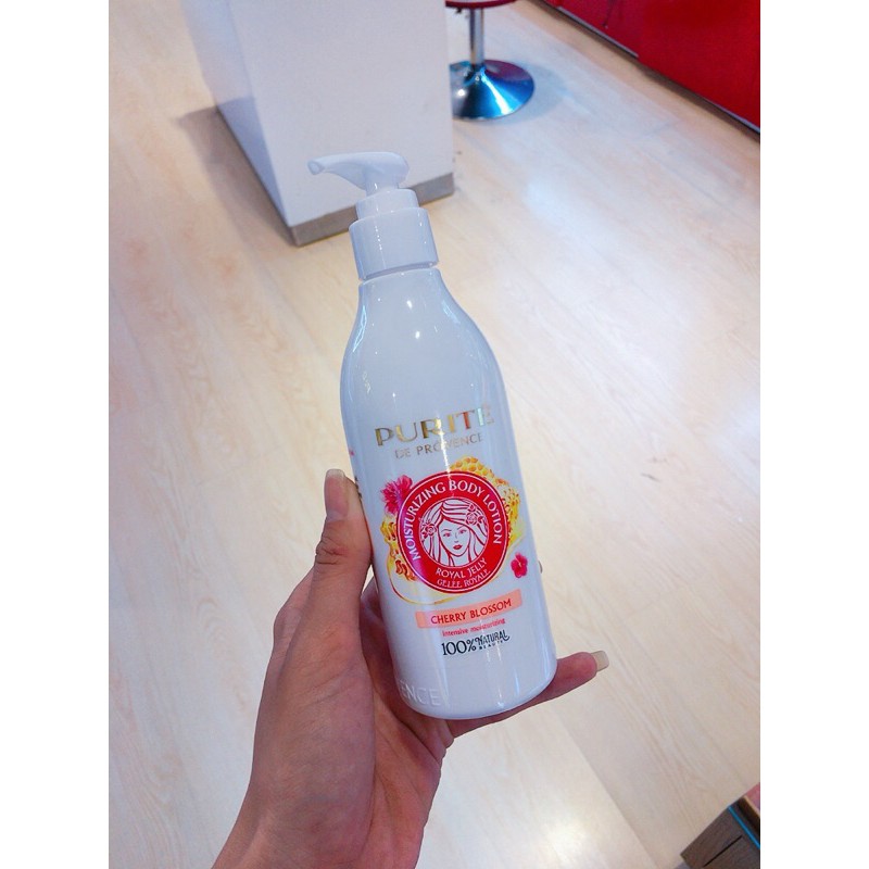 Sữa dưỡng thể Purité Dưỡng Ẩm Sữa Ong Chúa & Hoa Anh Đào 250ml( New chất bên trong màu trắng sữa ) | BigBuy360 - bigbuy360.vn