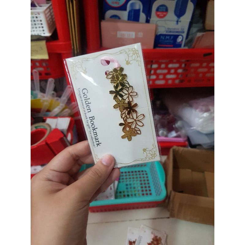 Kẹp đánh dấu sách hoa anh đào kim loại vàng không ghỉ Bookmark