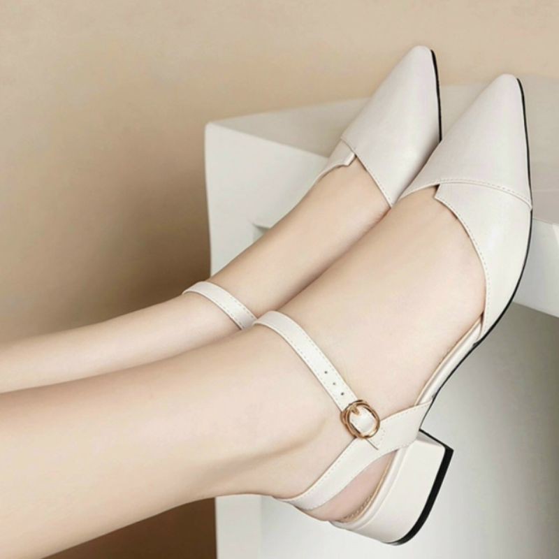 Giày bít mũi nhẹ nhàng nữ tính