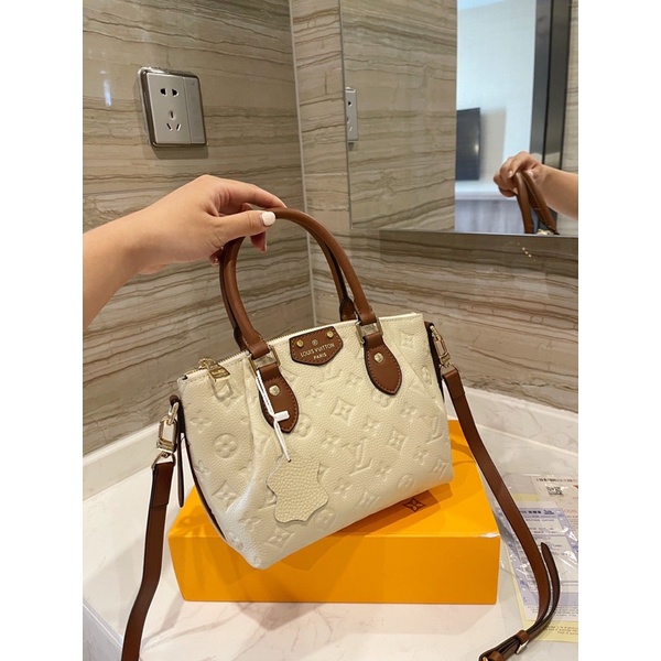 Túi đeo chéo LV Louis-Vuitton da thật cao cấp chuẩn Au nhập khẩu new fullbox