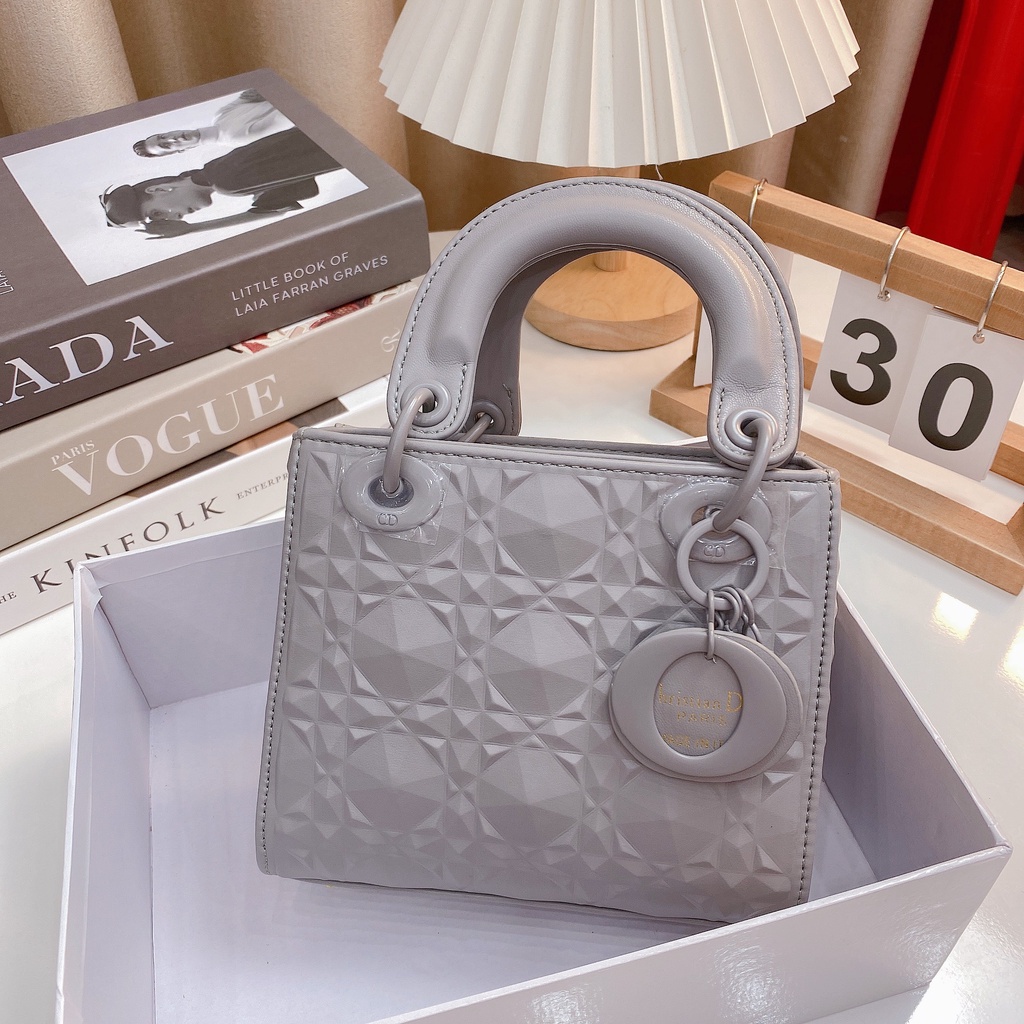 Túi Xách Nữ CD Da Bóng Full Màu Size 18 ,21Cm Tặng Kèm Khăn Hãng Hàng Cao Cấp Fullbox Đeo Chéo Đeo Vai Sang Chảnh MSP399