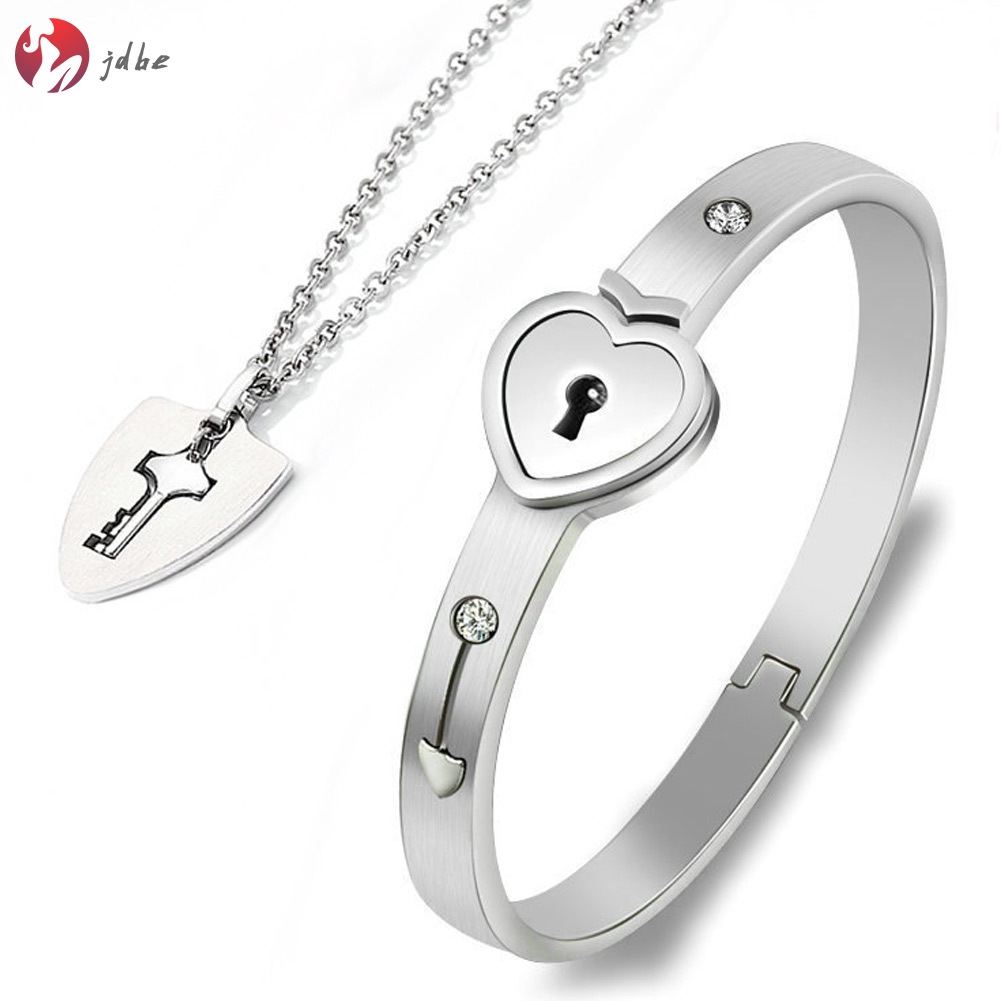 Bộ vòng tay và dây chuyền mặt chìa khóa độc đáo tượng trưng cho tình yêu vĩnh cửu độc đáo