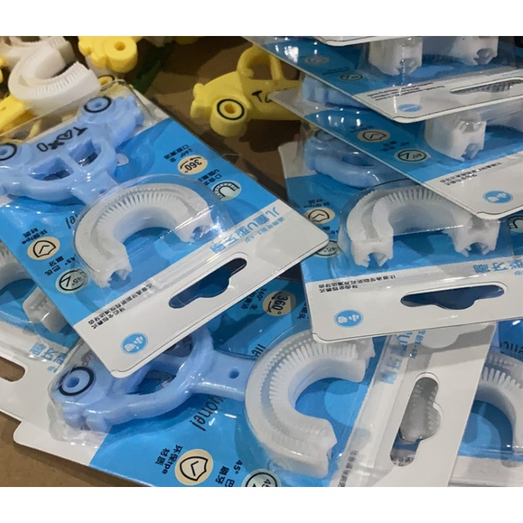 Bàn Chải Chữ U Hình Ô Tô - Bàn Chải Đánh Răng Cho Bé Bằng Silicon (Từ 2 đến 6 Tuổi)