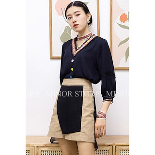 Áo kiểu phối ren cổ nút hoa