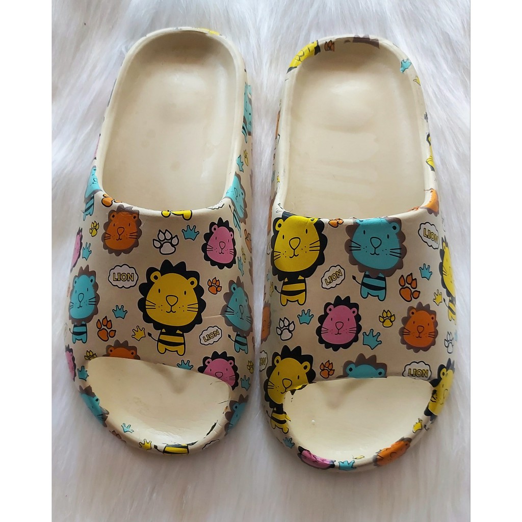 Dép đúc bánh mì in hình thú siêu cute, siêu bền và êm chân