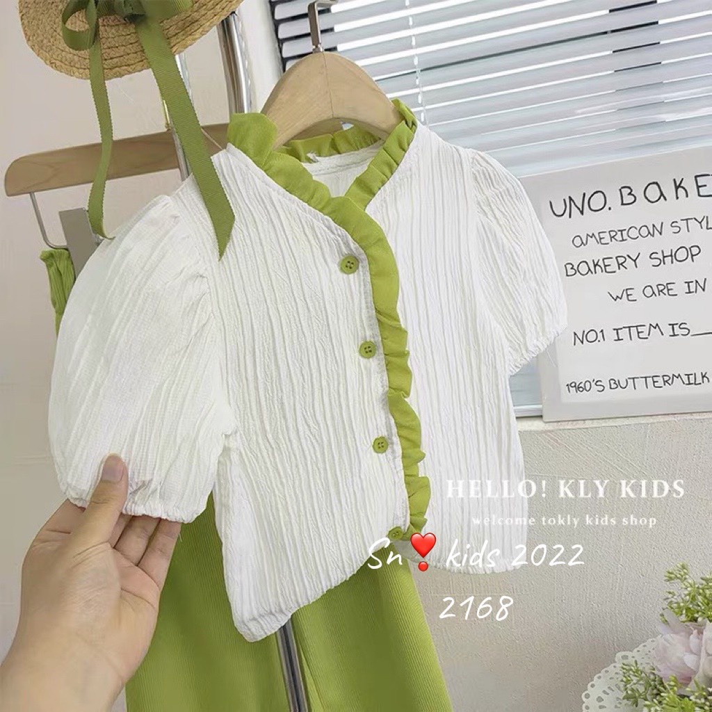 Set áo trắng viền bèo quần xuông xanh bé gái