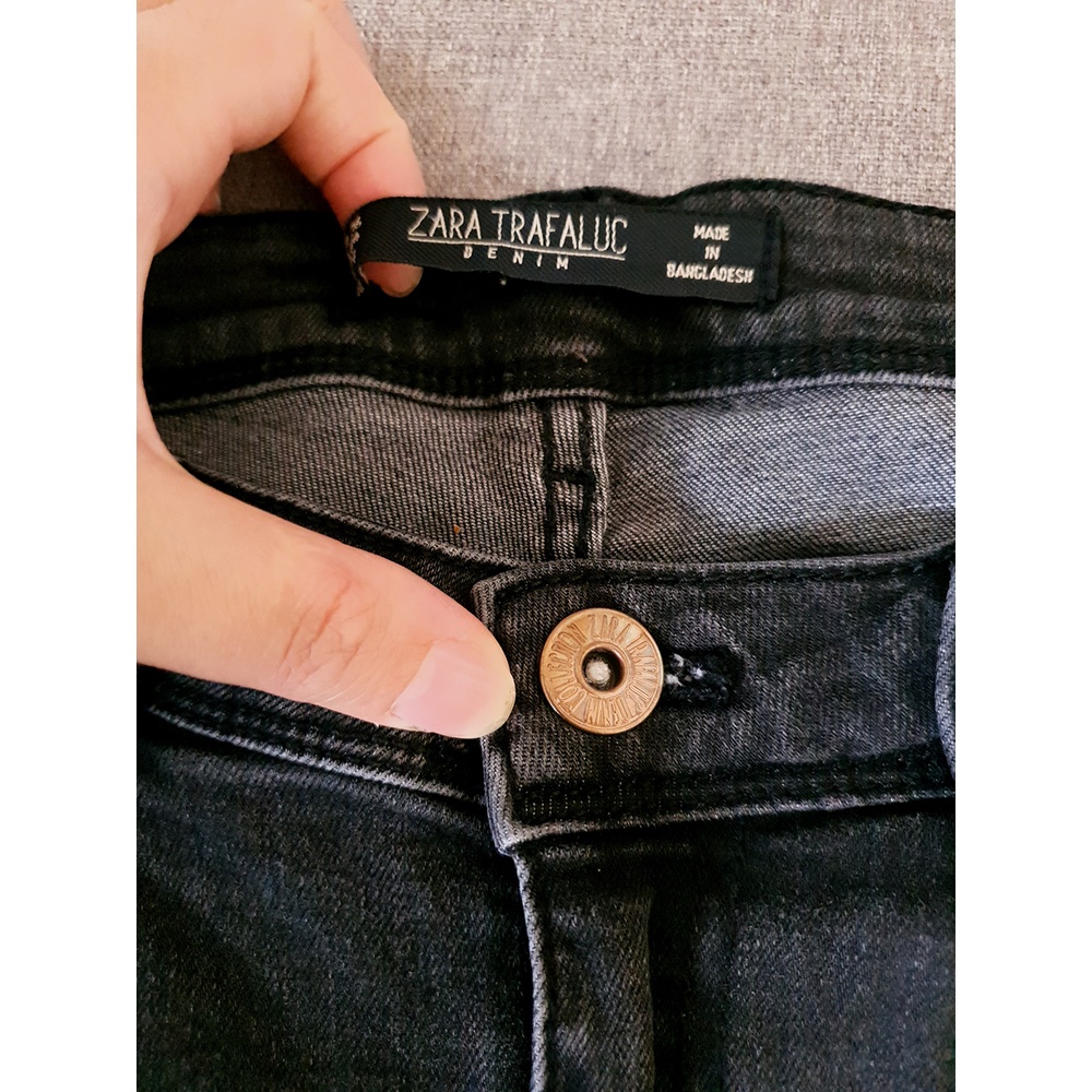 Quần bò ZARA, size S chất mềm mịn, co giãn siêu tốt, màu đen, phần ống kiểu cách có kéo khóa