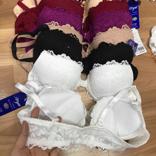 Áo lót Boya cài trước.