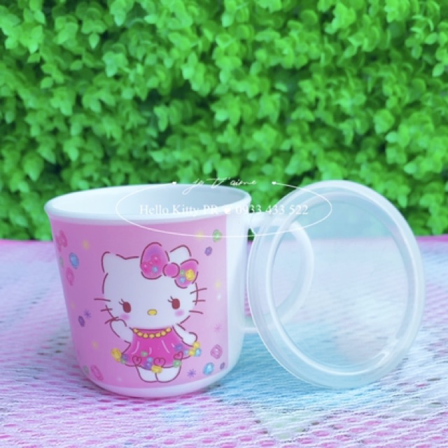 Ca có nắp Hello Kitty