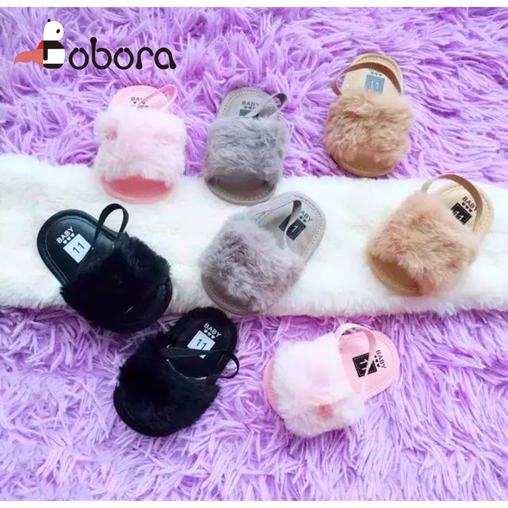 Giày sandal phối lông mềm mại cho bé