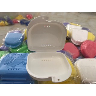 Hộp đựng máng tẩy trắng răng, khay duy trì (Dài 80mm * Rộng 78mm * Cao 28mm) (Màu NGẪU NHIÊN)