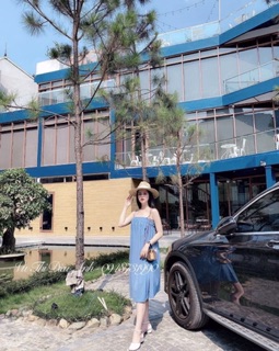Váy hai dây bo ngực