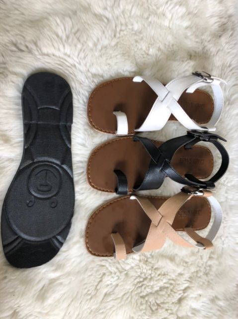 Sandal xỏ ngón quai chéo