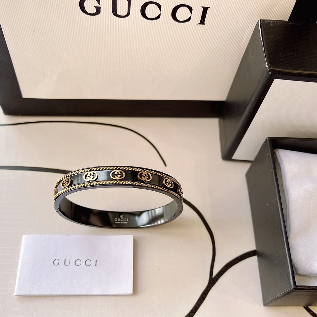 Vòng Tay Gucci Bằng Thép Titan Họa Tiết Hai Chữ GG