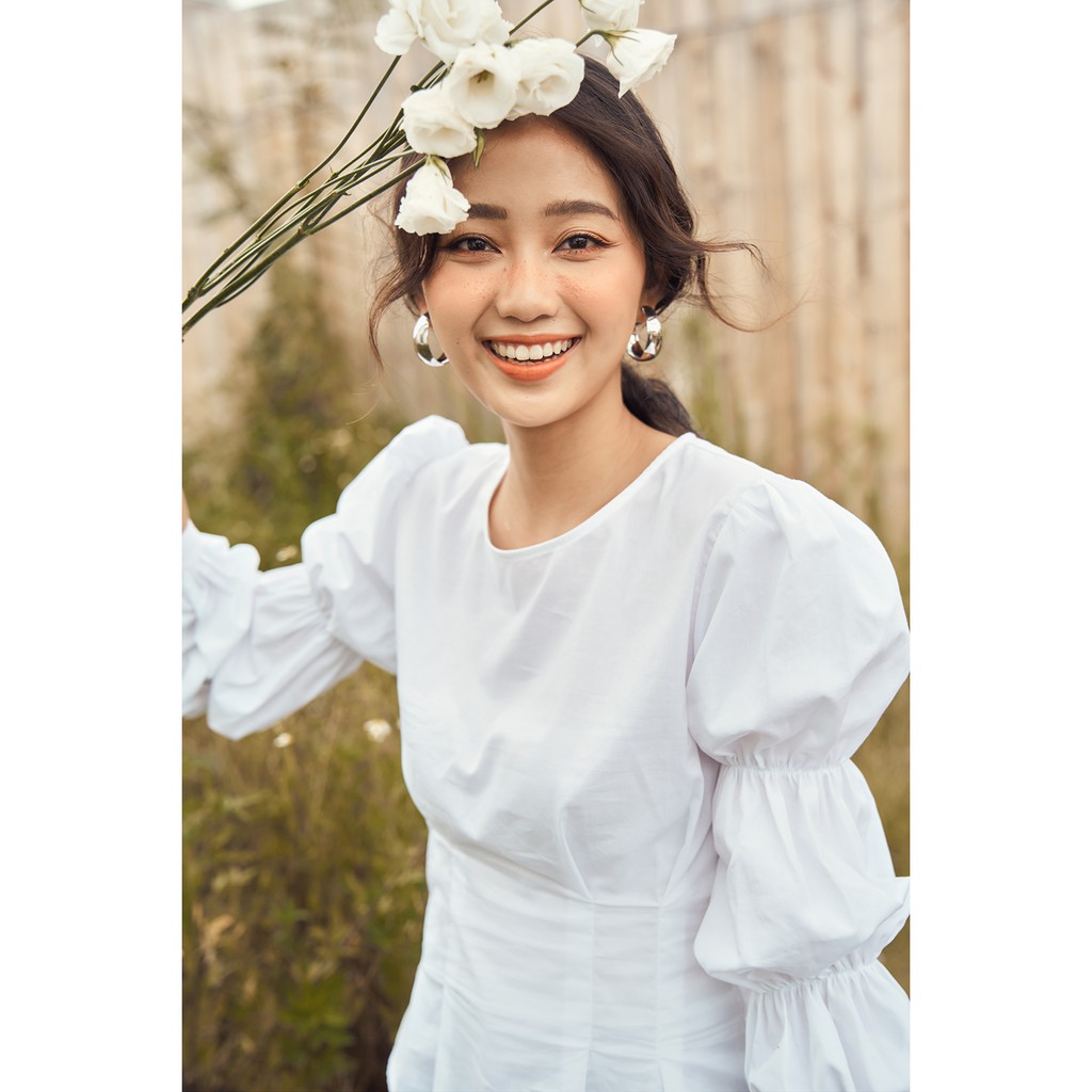 Áo kiểu cổ tròn tay 3 búp màu trắng - FJN01