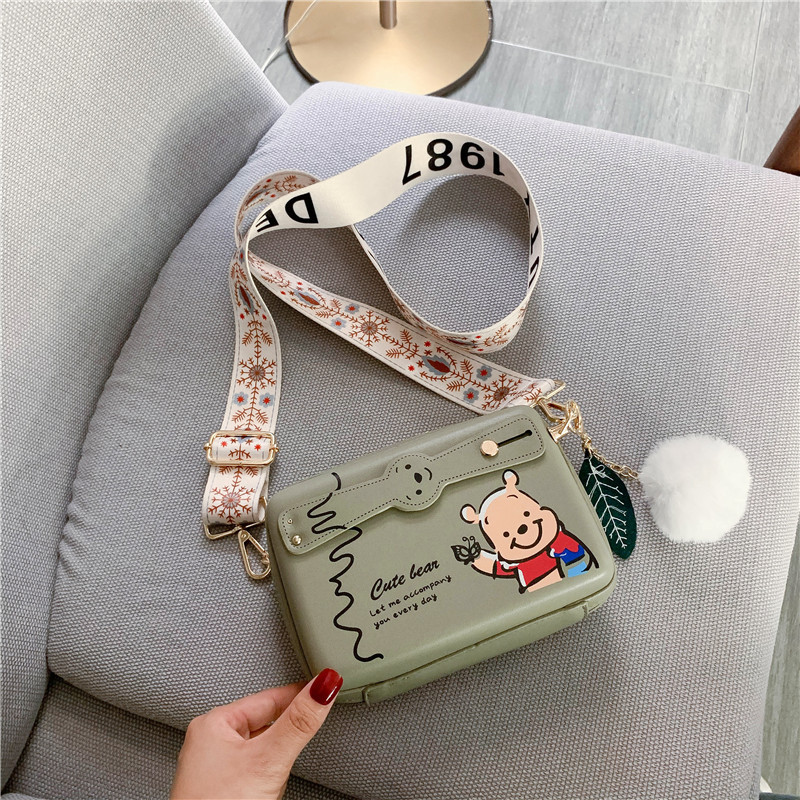 Túi đeo chéo hình gấu Pooh thời trang hè cho nữ