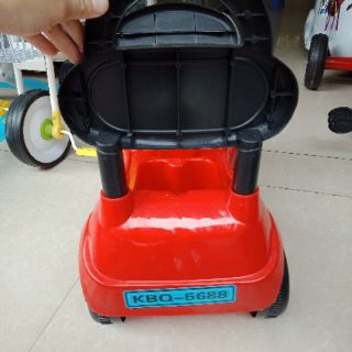 Xe minion ngồi trượt cho bé