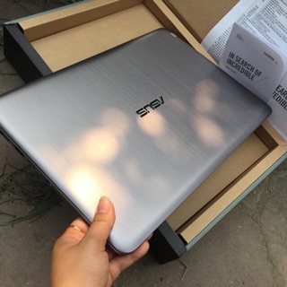 Máy tính Asus E403