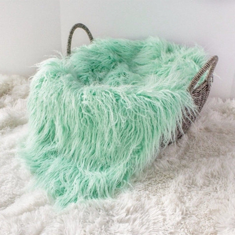 Chăn Lông Làm Phông Nền Chụp Ảnh Cho Bé