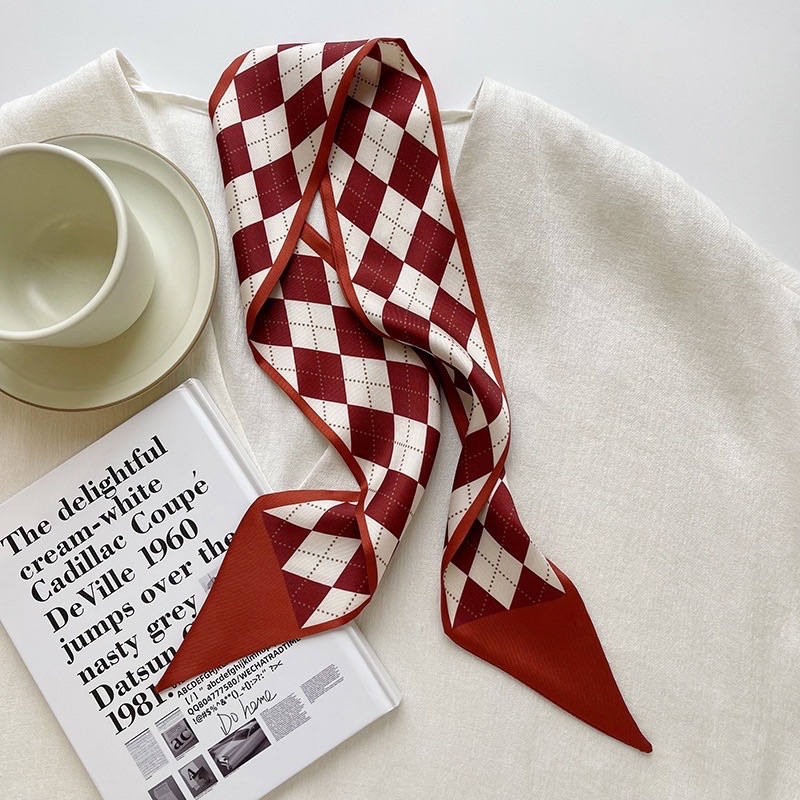 Khăn choàng lụa hoa văn