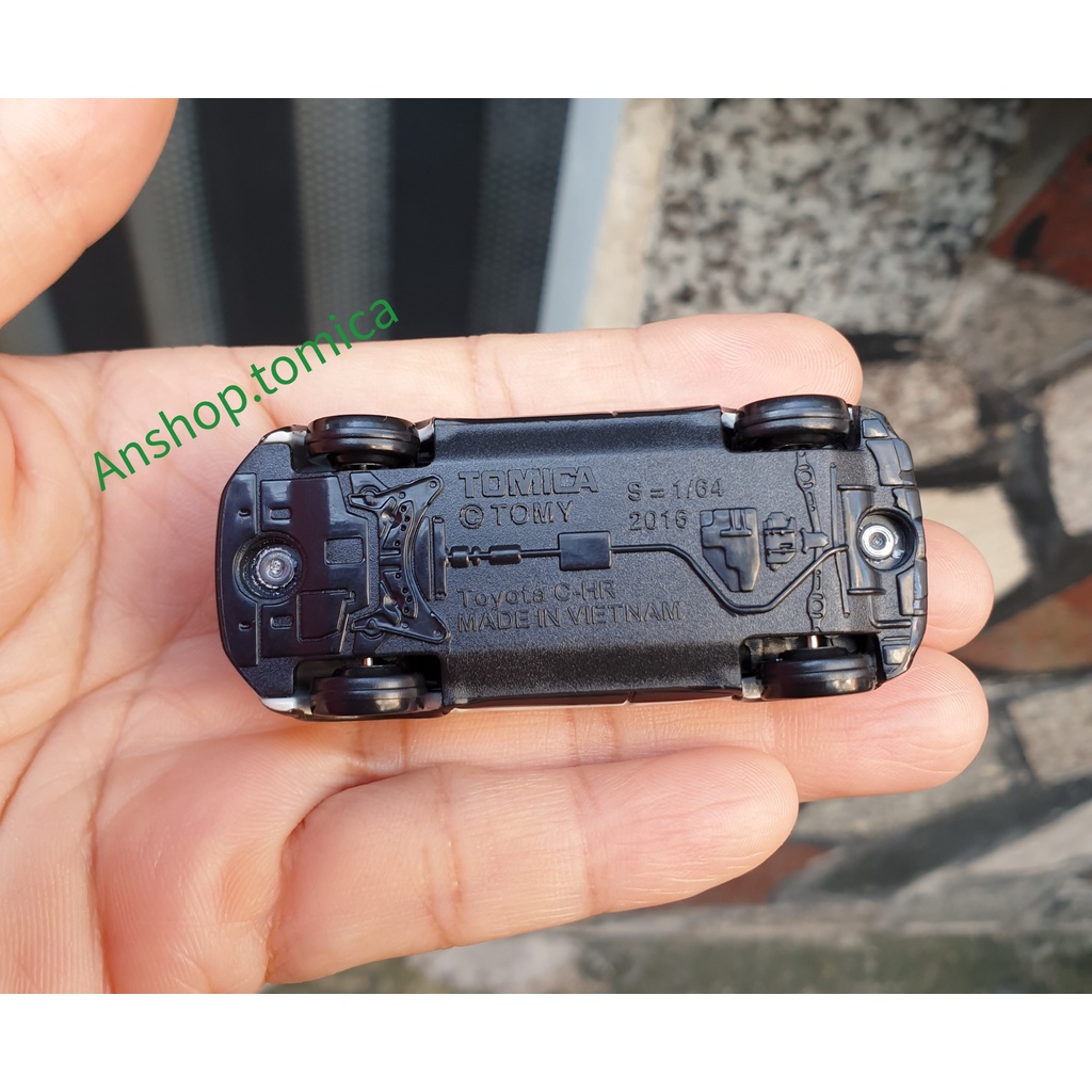 Mô hình xe Toyota màu trắng mở được cốp sau tomica Nhật Bản