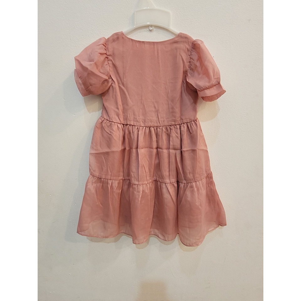 ĐẦM HỒNG TẦNG ĐÍNH NƠ EO CHO BÉ GÁI