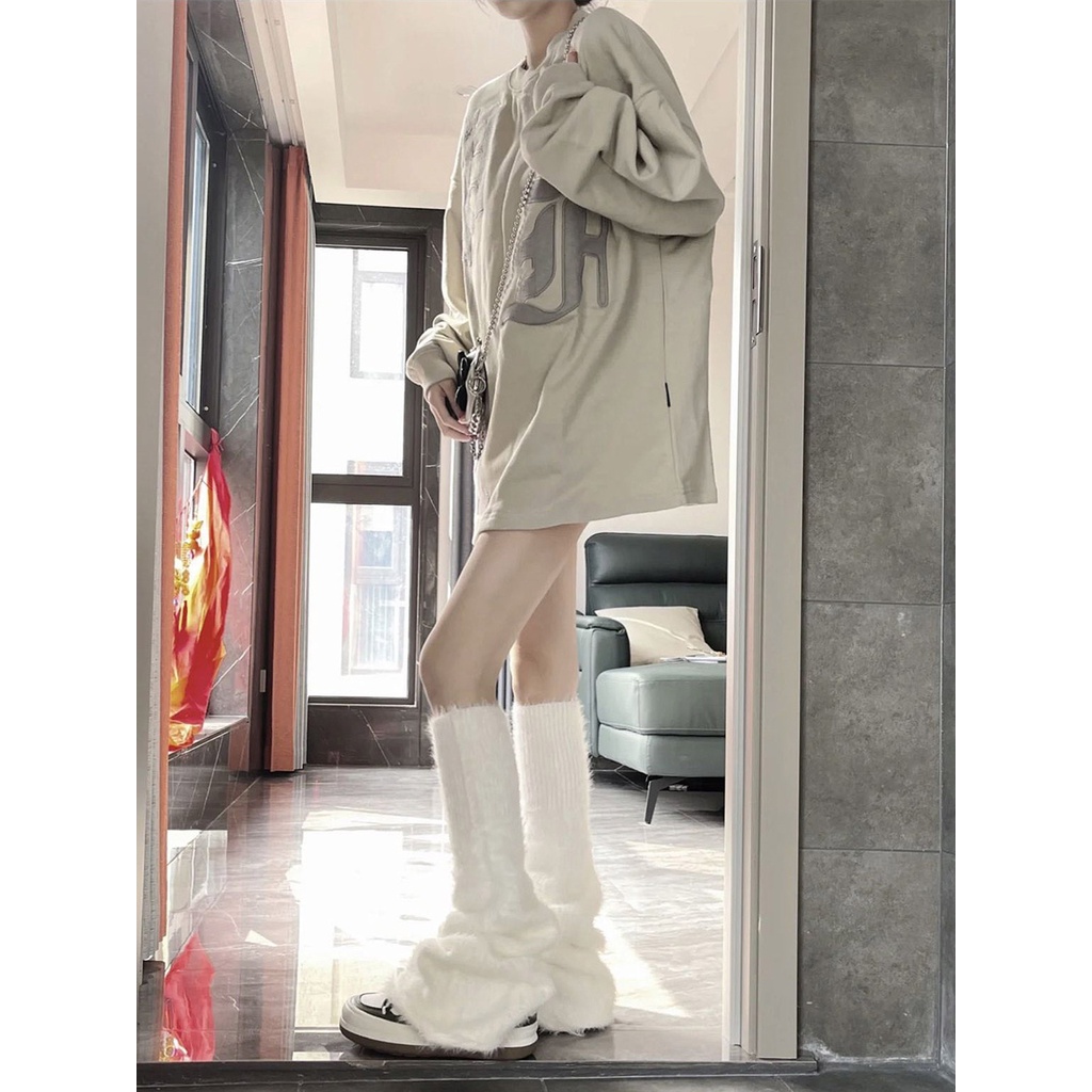 Áo sweater Tay Dài Cổ Tròn Hoạ Tiết Chữ Thêu Cho Phái Nữ