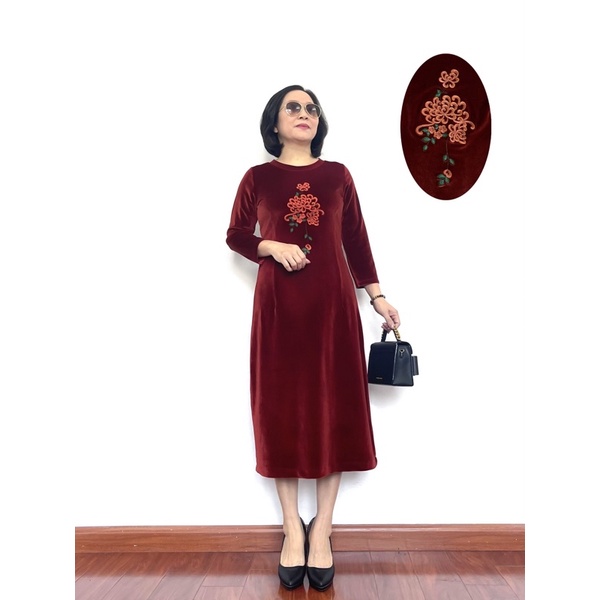 Váy nhung cao cấp họa tiết thêu ngực sang trọng quý phái cho các bà