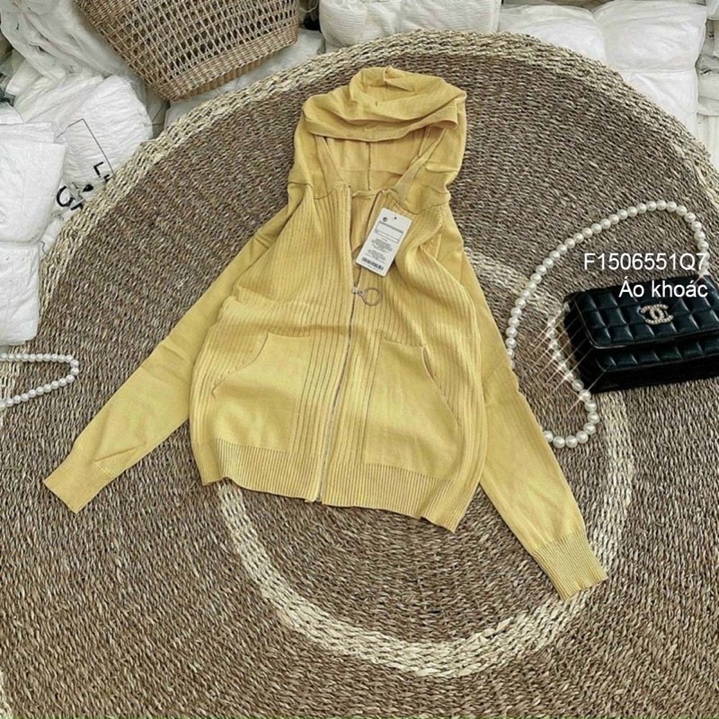 Áo khoát len có nón