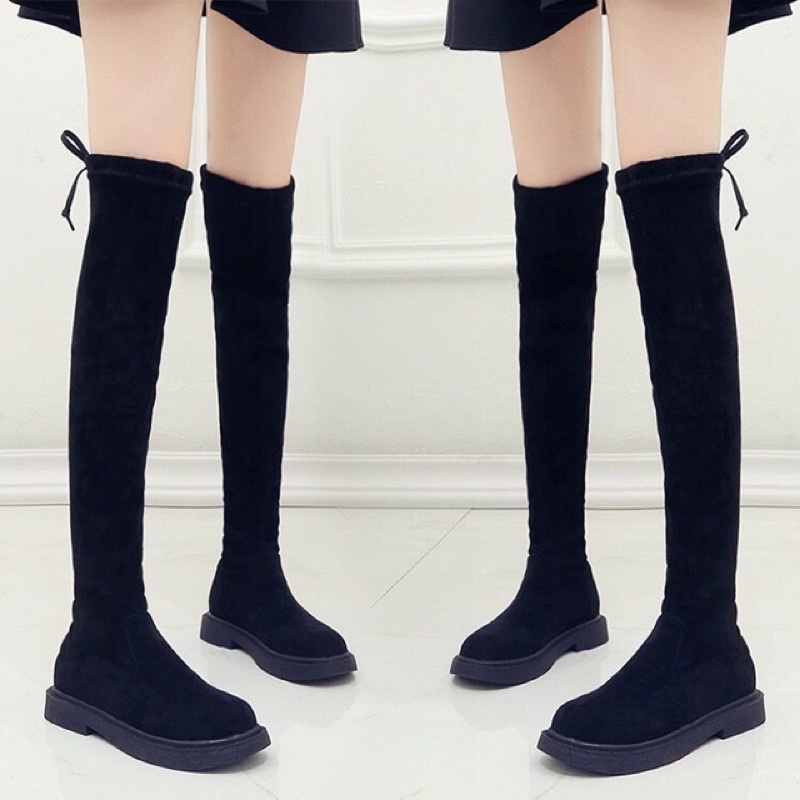 𝐂𝐎́ 𝐒𝐀̆̃𝐍. Bốt đùi da lộn đế bệt lót lông