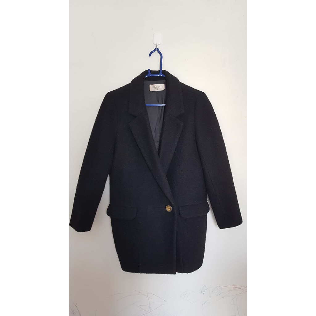 Áo khoác dạ đen dáng oversize