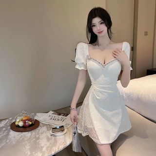 Đầm ngắn cổ v tay phồng thời trang nữ tính