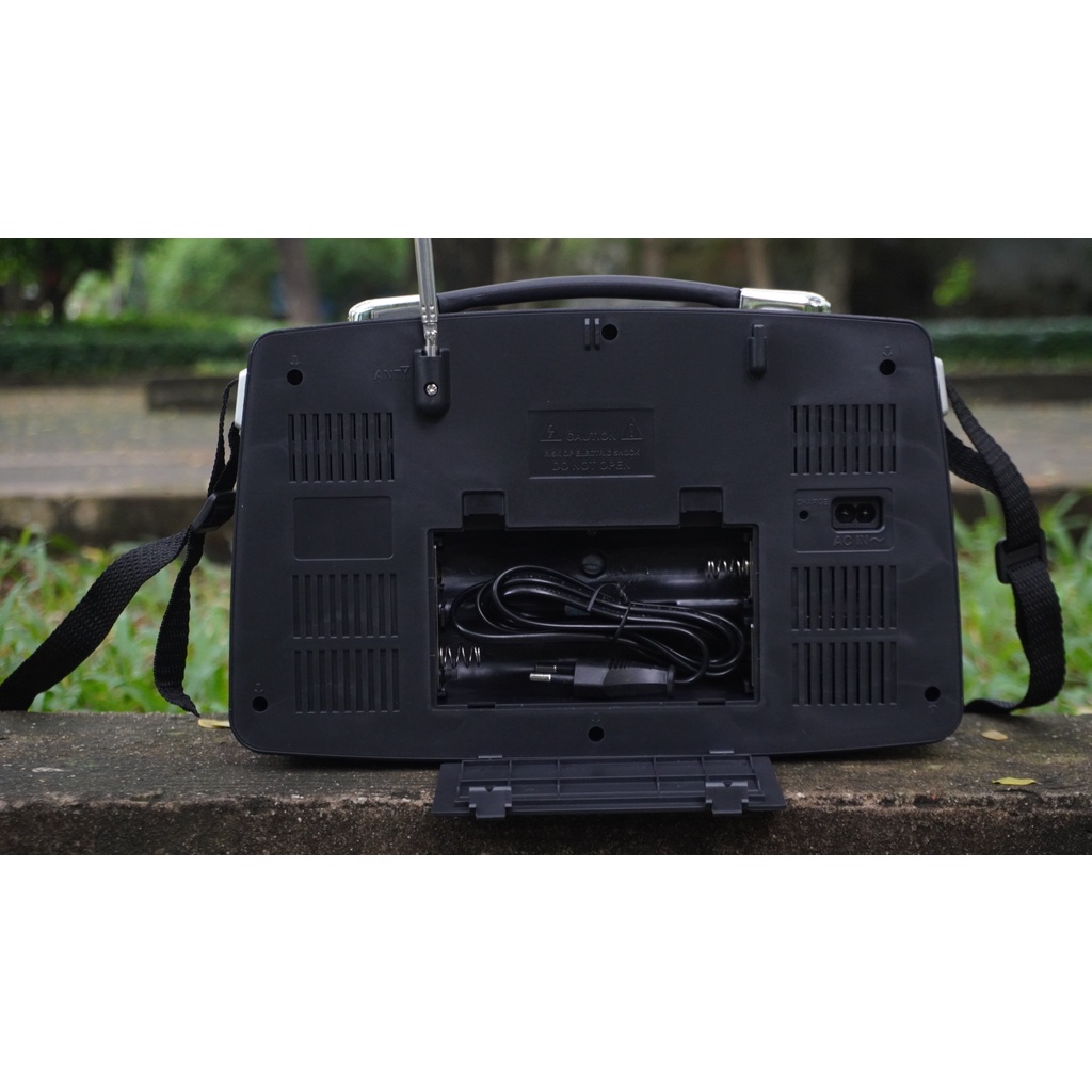 Đài FM RADIO MD-1700BT - Loa nghe nhạc kết hợp đài radio 4 băng tần  kiểu mini nhỏ gọn với ngoại hình hiện đại, cá tính