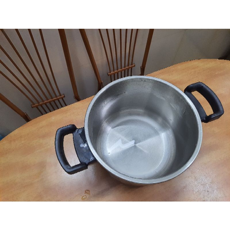 Nồi áp suất Tfal  bãi