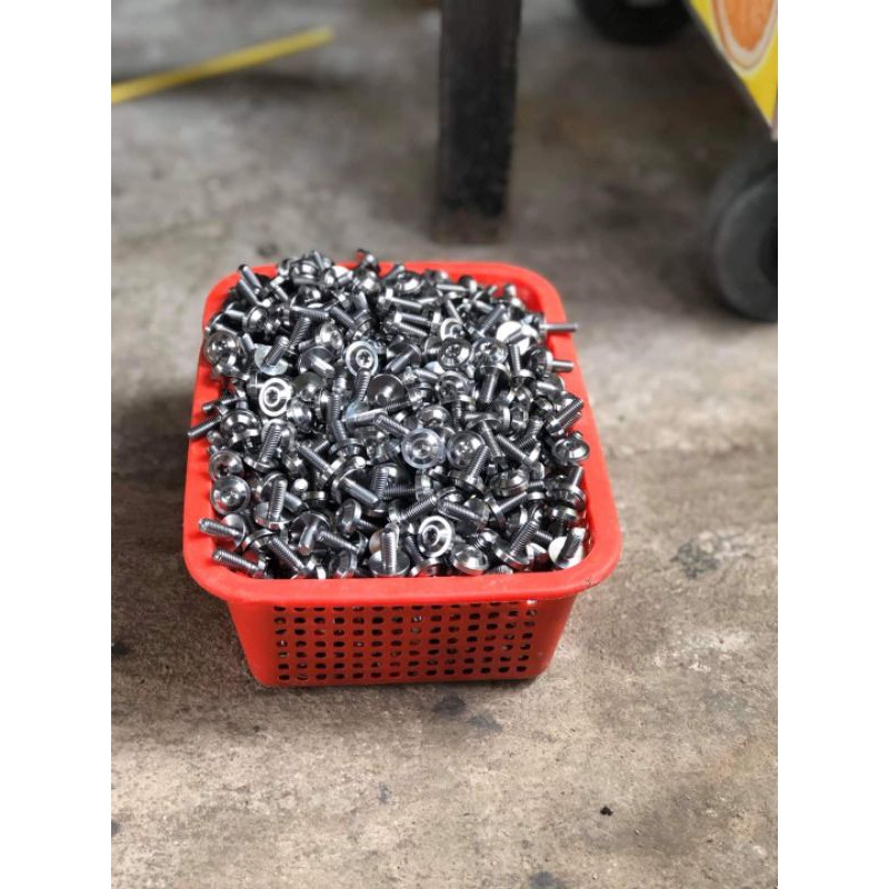 Ốc titan 6li15 gắn dàn áo ốp pô bảng tên carte mọi loại xe