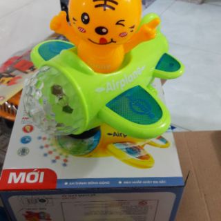 Gấu con tập làm phi công NutiFood