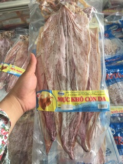 Mực khô còn da