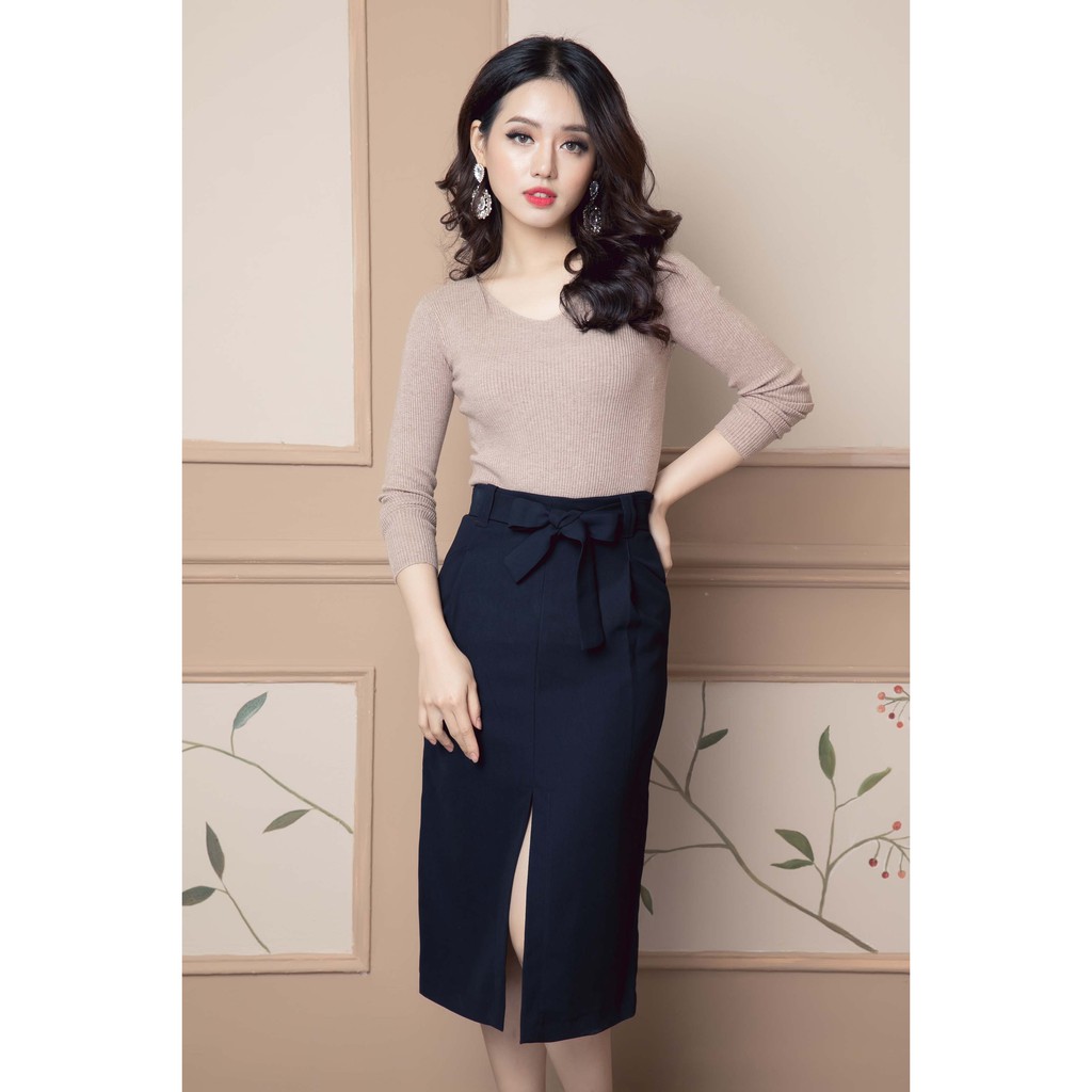 KOKA Áo len cổ tim 10802