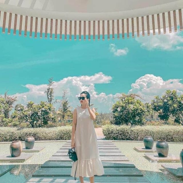 Mẫu new siêuu đẹp chất vải mát lịm nhẹ tênh khoét lưng sau sexy cực kì lên ảnh phải nói là mong manh dễ vỡ lắmVáy có lớp