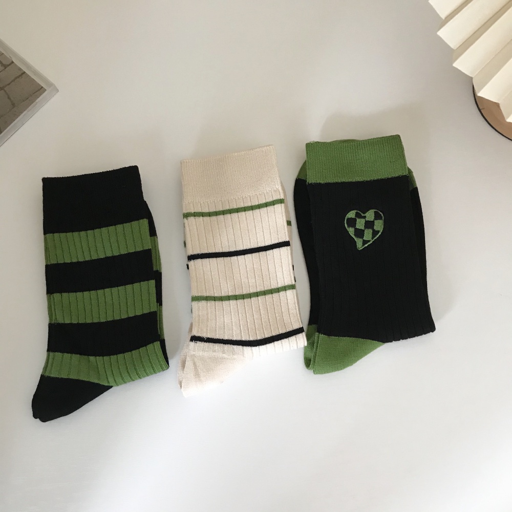 Vớ Thể Thao Cổ Vừa Thêu Họa Tiết Kẻ Sọc Thời Trang