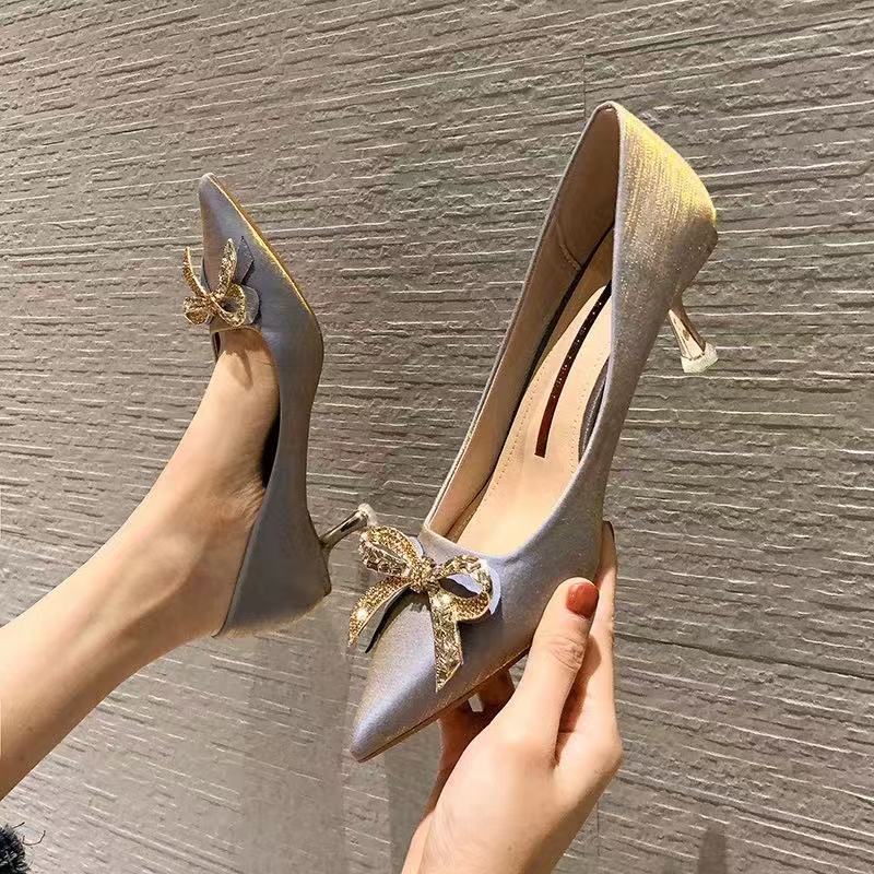 Giày cao gót đính nơ nhiều màu sắc tùy chọn mẫu 2021 phong cách Trung Hoa thời trang mùa xuân cho cô dâu